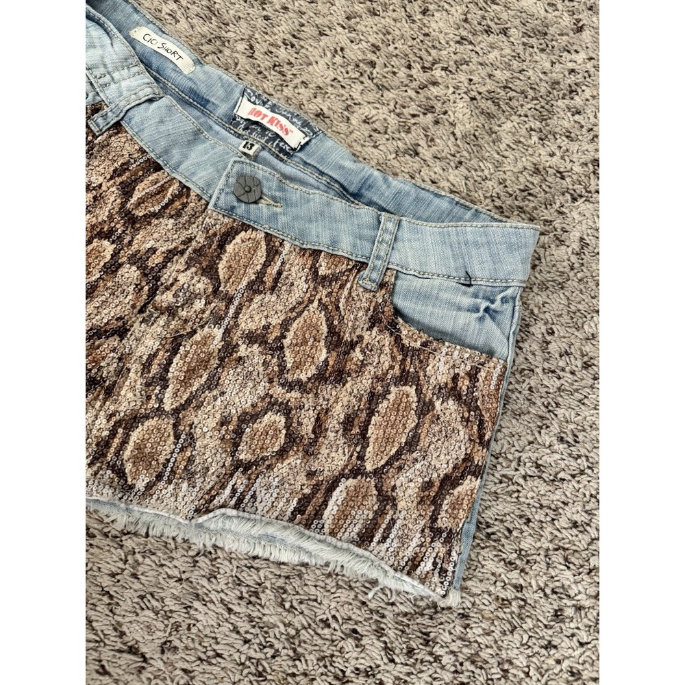 Hot Kiss Womens Junior Cici Distressed Animal Print Sequined Denim Shorts‎ Sz 13 - Picture 3 of 14
